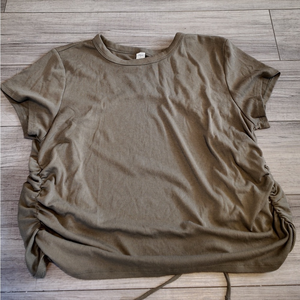 Old Navy Versatile Large Women’s Olive Green Top -Workout Casual Minimalist Chic
